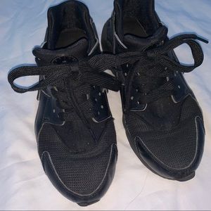 Black Nike Huraches